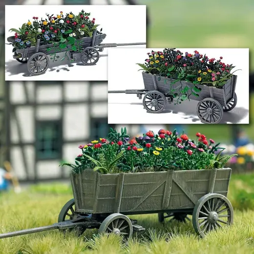 Holzwagen mit Blumen