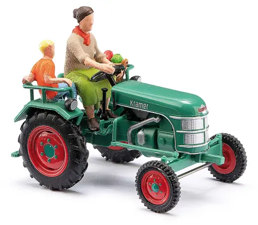 Traktor Kramer KL11 mit Bäuerin und Kind