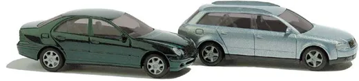 Audi A4 Avant und Mercedes-Benz C-Klasse, metallic