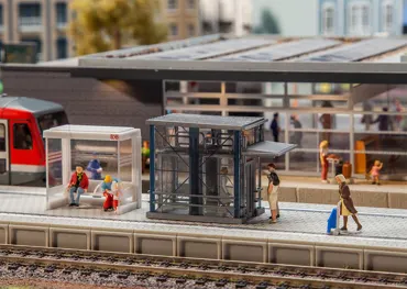 Moderner Aufzug mit Antriebsteilen