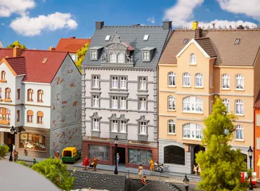 Stadthaus mit Reparaturwerkstatt