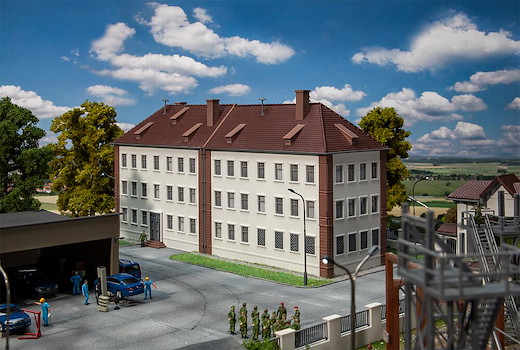 Mannschaftsgebäude