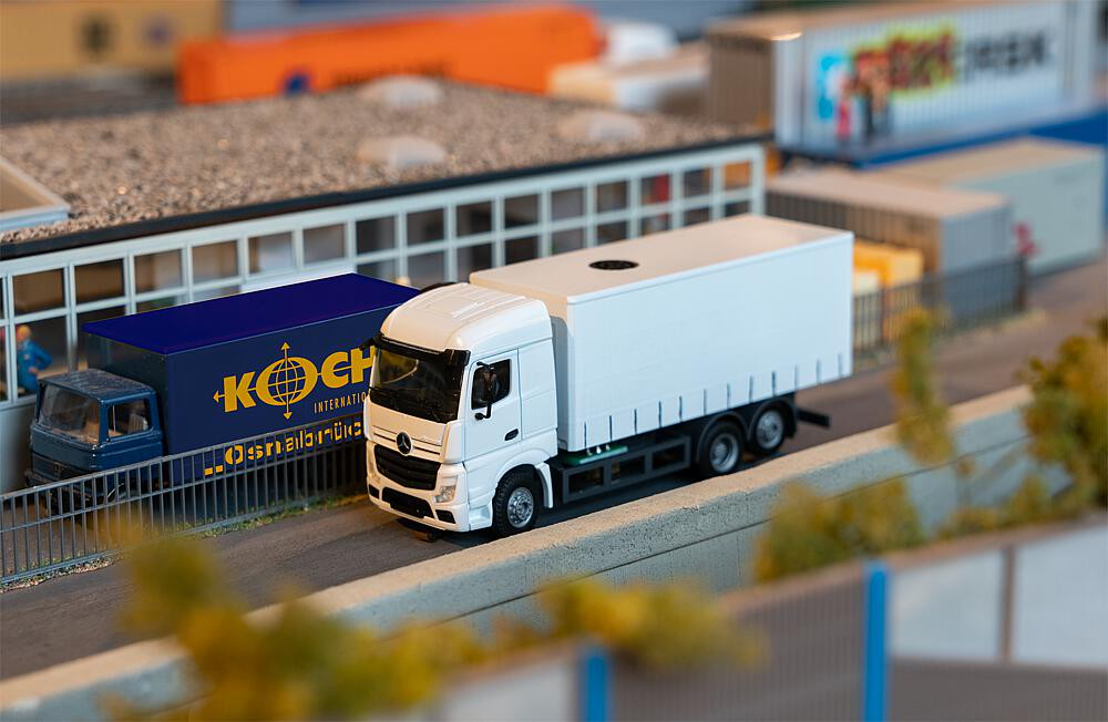 Faller 161320 H0 Car System Digital LKW MB Actros Streamspace Veltins Getränke Herpa