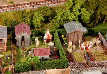 2 Schrebergärten mit Schuppen