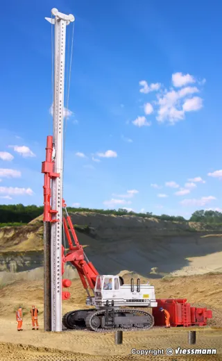 11253 H0 LIEBHERR 974 mit Ramm- und Ziehgerät