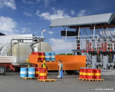 N Benzinfaesser, 32 Stk