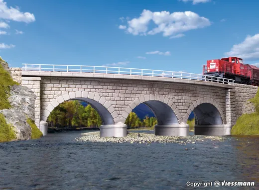 37662 N/Z Wildeck-Brücke mit Eisbrecherpfeilern, gebogen, eingleisig