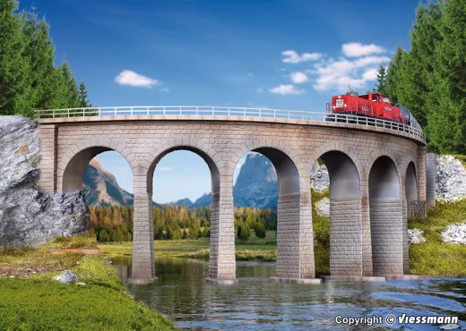 37664 N/Z Semmering-Viadukt mit Eisbrecherfundamenten, gebogen, eingleisig