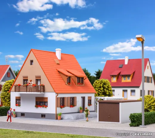 38748 H0 Einfamilienhaus mit Terrasse, Garage und Pergola