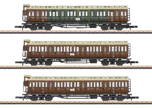 Wagenset mit 3 Abteilwagen.