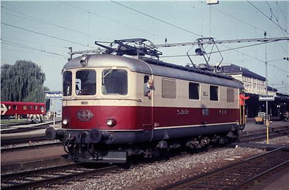 Ensemble Train Piko H0 - SBB E-Lok Re 484 + 2 Wagons EC - DCC - Neuf Sous Blister