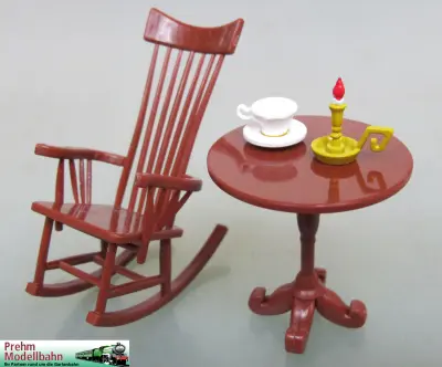 Schaukelstuhl und Tisch