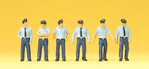 Feuerwehrmänner in Sommeruniform