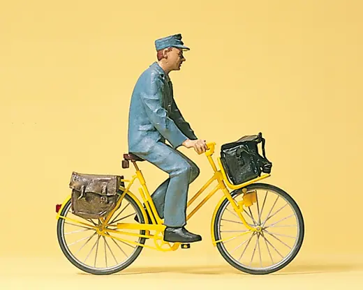 Postbote auf Fahrrad