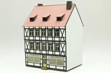 Bausatz Harzer Fachwerk-Stadthaus dreistöckig mit Ladenlokal, Fachwerk weiss