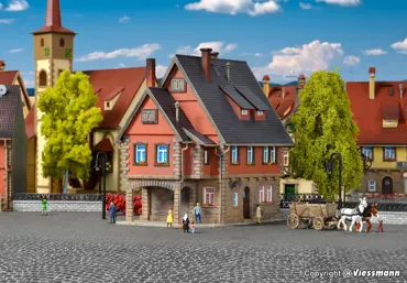 N Pfarrhaus mit Inneneinricht