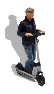 Mann mit E-Roller