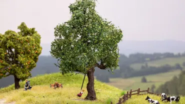 micro-motion N Baum mit Schaukel 9 cm hoch
