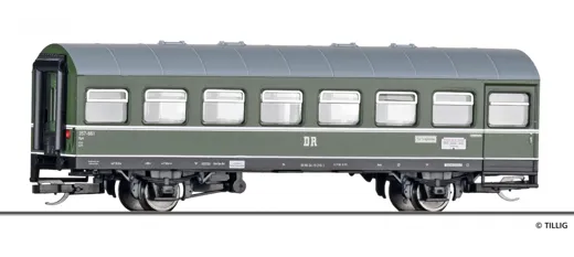 Reisezugwagen in DR-Beschriftung