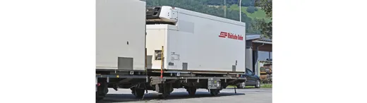 RhB Lb-v 7864 Tragwagen mit Kühlcontainer Y 11601