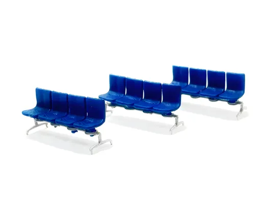 Blaue Sitzbänke