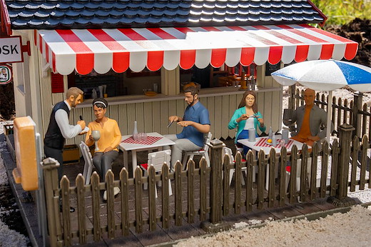 Sitzende Restaurantgäste, modern