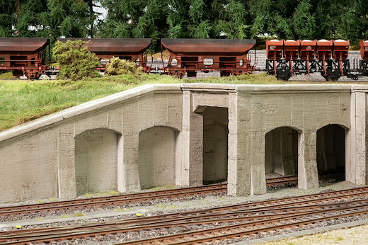 Beton-Portal 1-gleisg