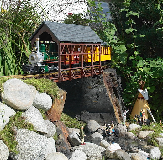 G Überdachte Brücke