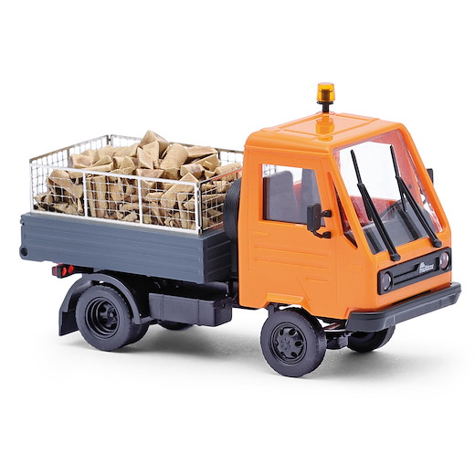 Multicar M26 mit Aufbau und Holzscheiten