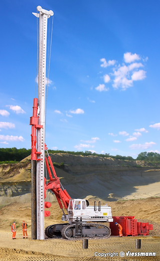 H0 LIEBHERR 974 mit Ramm- und Ziehgerät