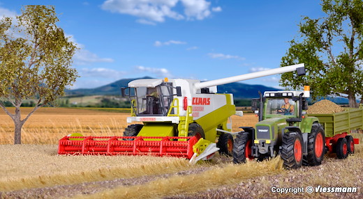 H0 CLAAS Mähdrescher mit Schneid- und Maisgebiss