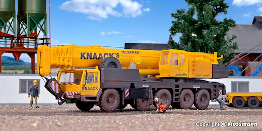 H0 LIEBHERR Teleskop-Autokran LTM 1160/2 mit Gegengewichtanhänger