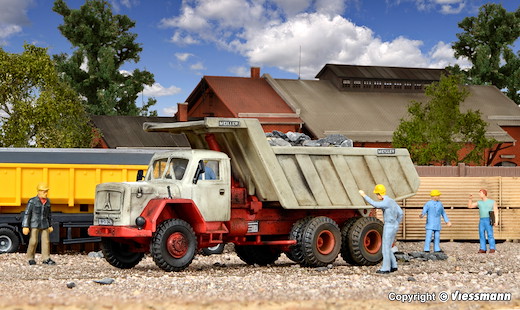 H0 MAGIRUS mit MEILLER Gesteinsmulde