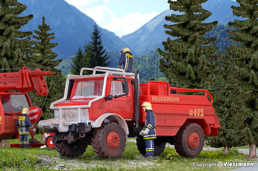 H0 Feuerwehr UNIMOG Waldbrandlöschfahrzeug