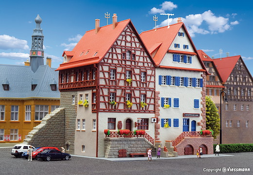 N Fachwerkhaus an der Stadtmauer, 2 Stück