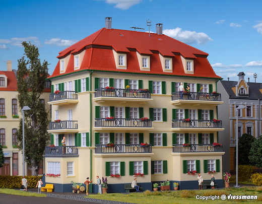 H0 Mehrfamilienhaus mit Balkon