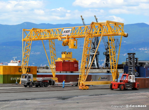 H0 DEMAG Containerkran