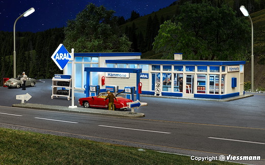 H0 Historische ARAL Tankstelle inkl. LED-Beleuchtung, Funktionsbausatz