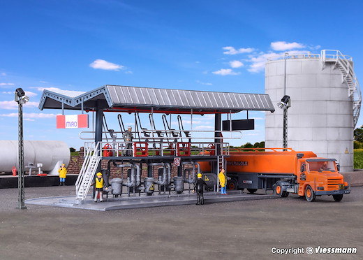 H0 MIRO Abfüllstation mit SCANIA Tankwagen