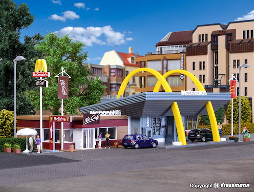 H0 McDonald´s Schnellrestaurant mit McCafé