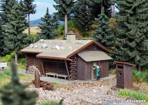 H0 Jagdhütte mit Brunnen und Häuschen mit Herz