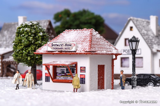 N Kiosk Bratwurst-Maxe mit Kunstschnee