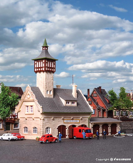 N Dorffeuerwehr mit Garage, sechsständig