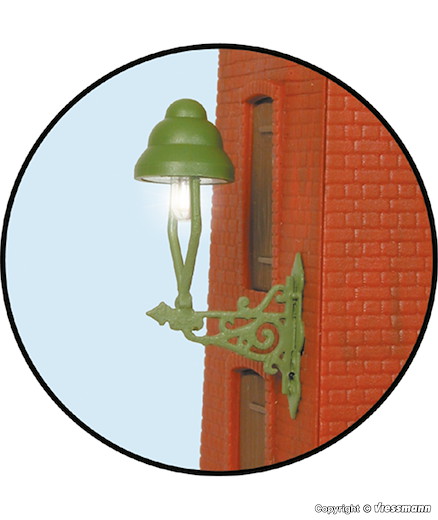 H0 Gas-Wandlaterne grün, LED warmweiß